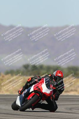 media/Oct-13-2025-Moto Forza (Mon) [[a66d839500]]/3-B Group/Session 3 (Turn 16)/